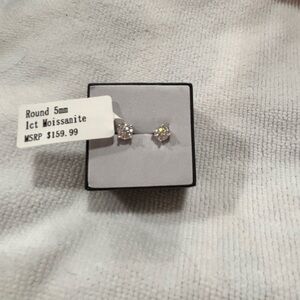 925 sterling silver Classic Round 1ct Moissanite Stud Earrings